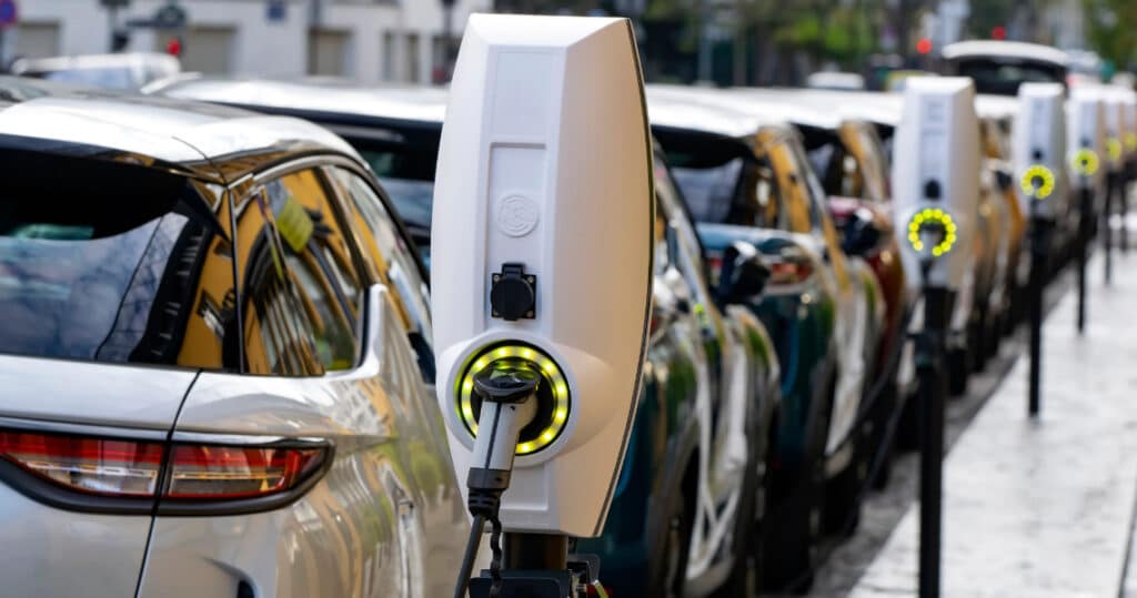 Comment fonctionnent les bornes de recharge électrique publique